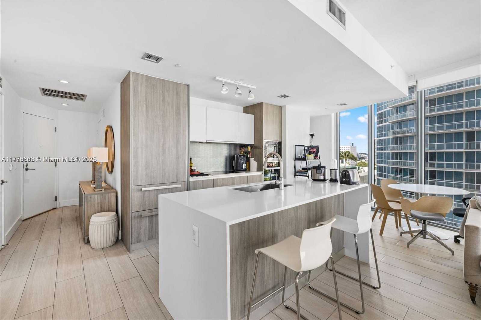 Small Image of 2900 NORTH EAST 7TH AVE #901, Miami Number 4