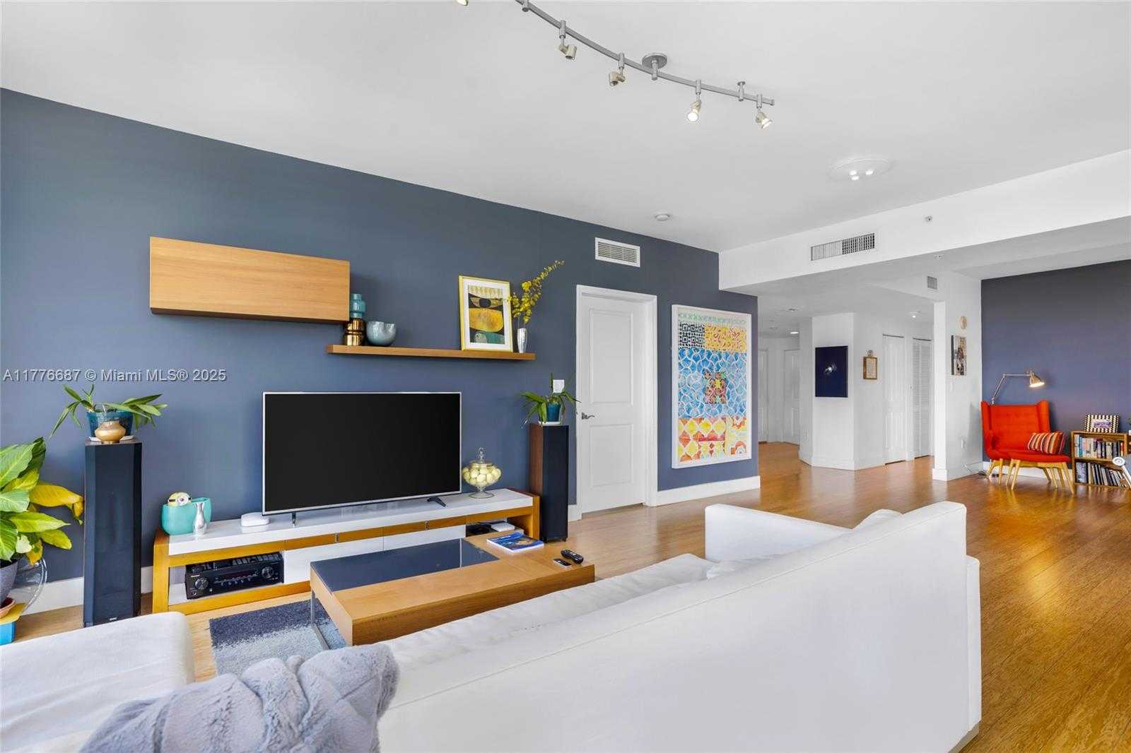 Small Image of 7910 HARBOR ISLAND DR #905, North Bay Village Number 14