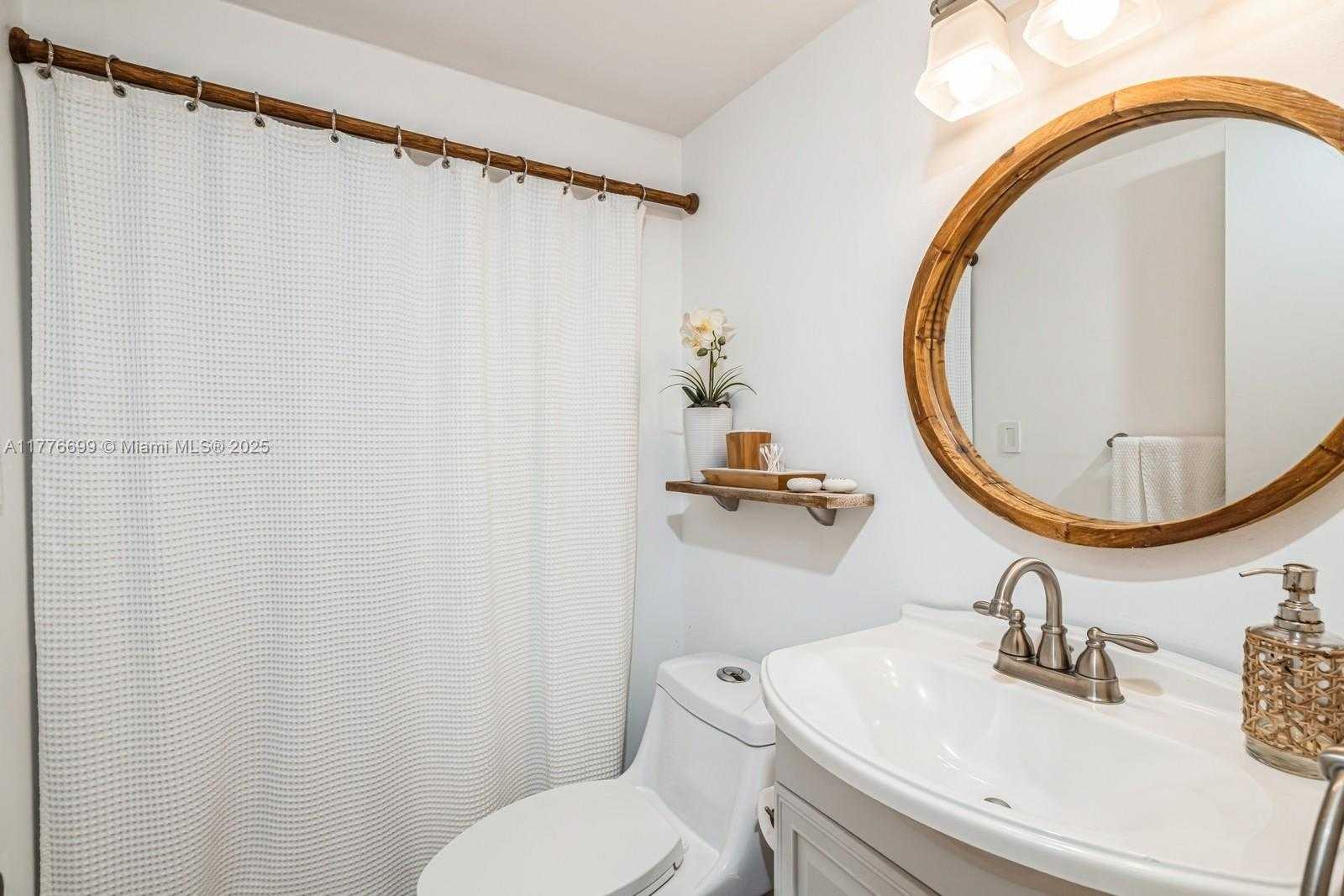 Small Image of 6423 COLLINS AVE #1602, Miami Beach Number 11