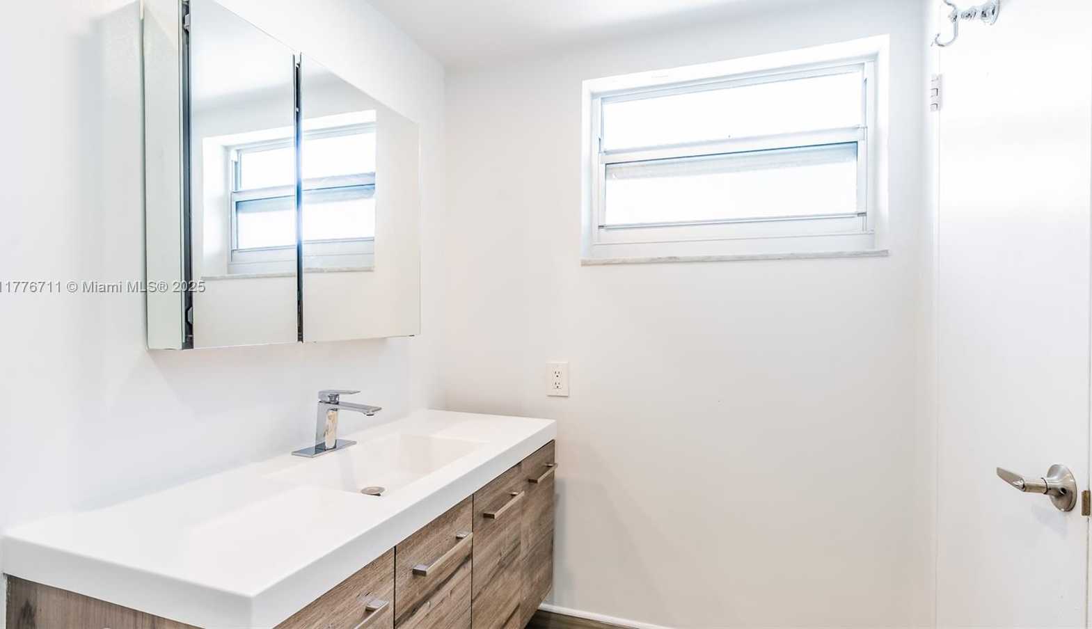 Small Image of 9111 EAST BAY HARBOR DR #6A, Bay Harbor Islands Number 18