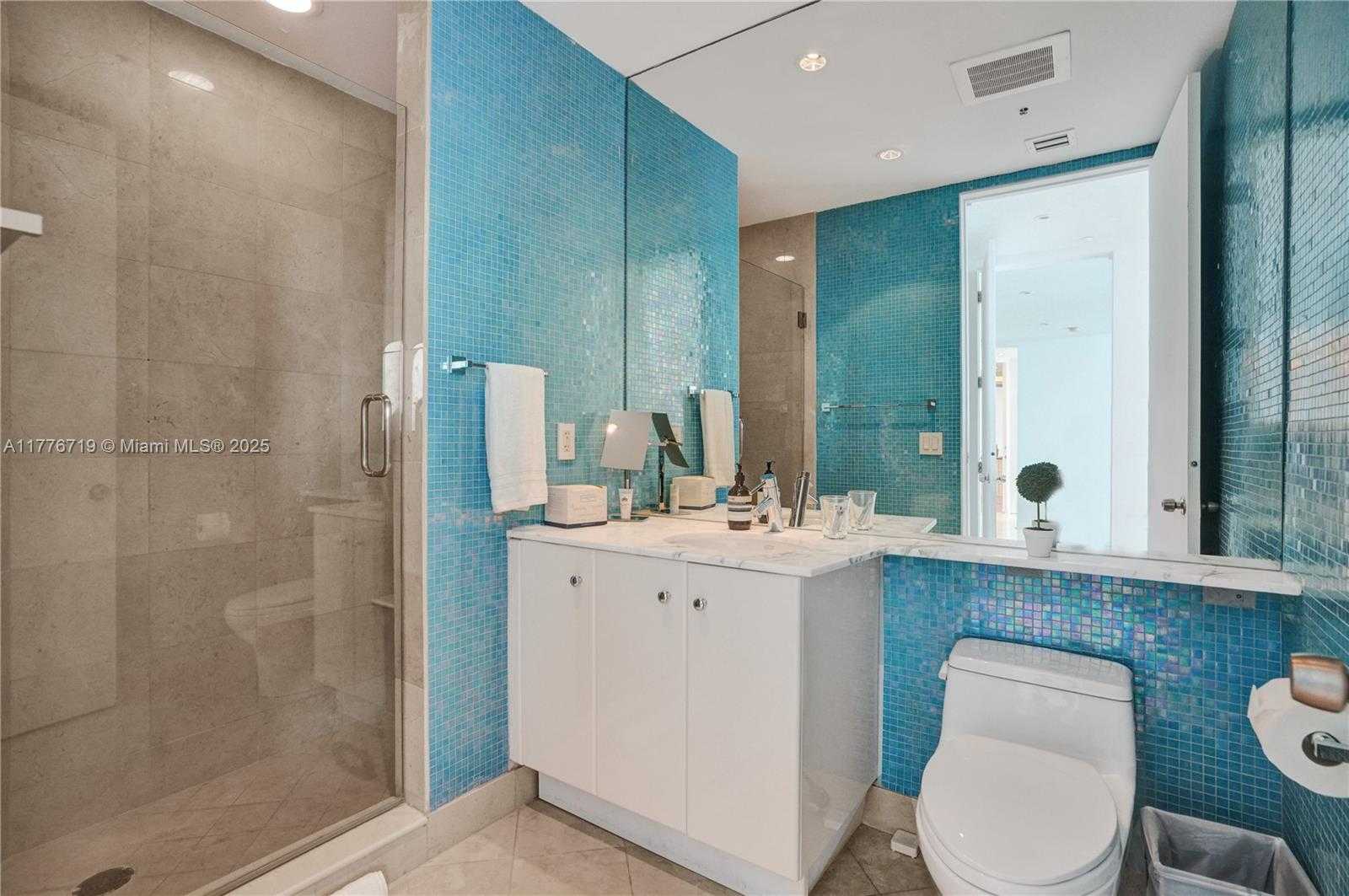 Small Image of 100 SOUTH POINTE DR #3102, Miami Beach Number 29