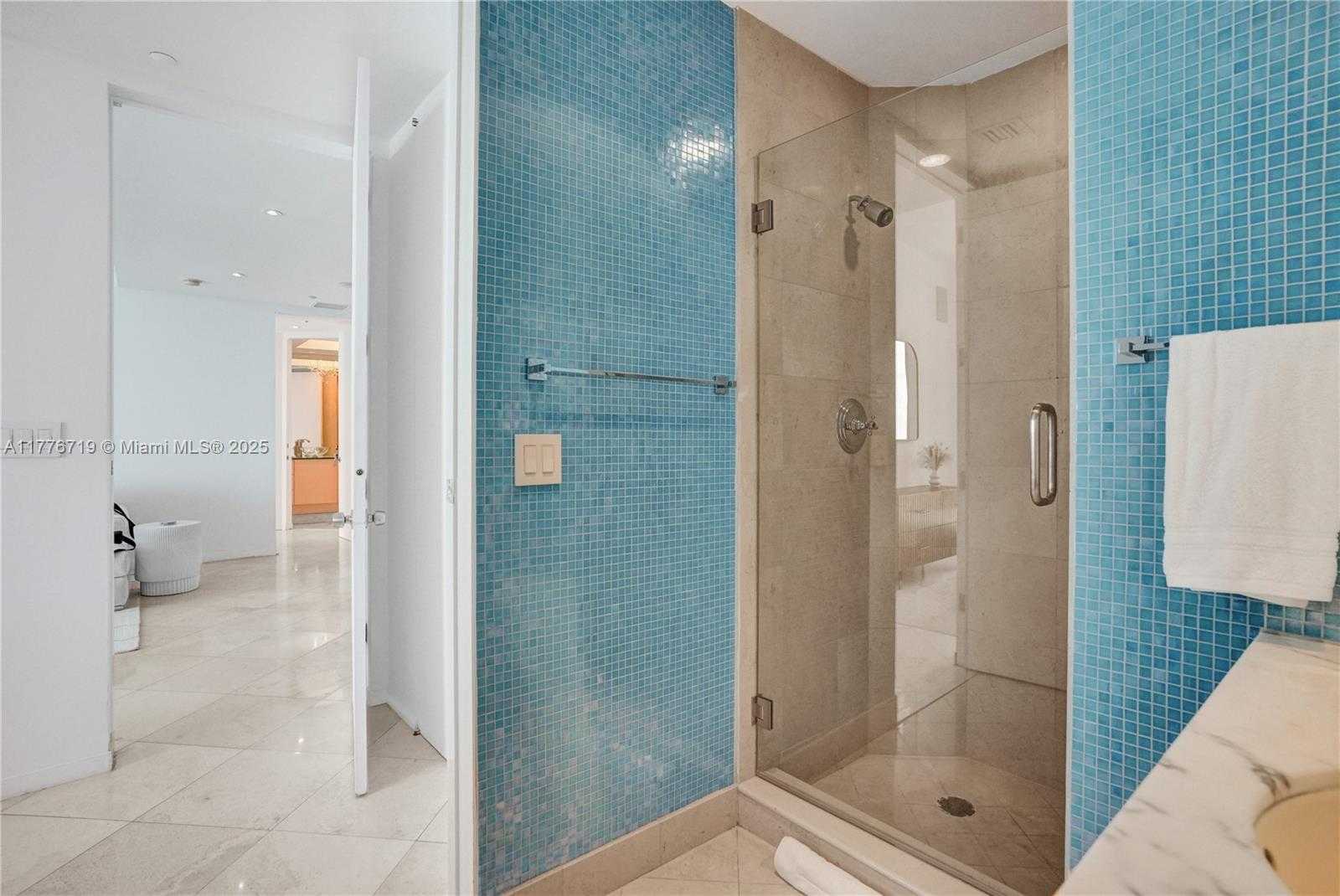 Small Image of 100 SOUTH POINTE DR #3102, Miami Beach Number 30