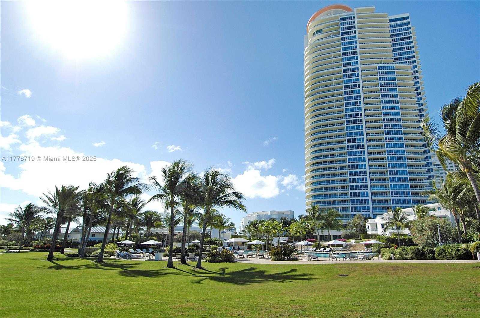 Small Image of 100 SOUTH POINTE DR #3102, Miami Beach Number 38