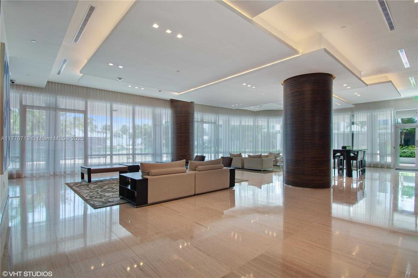Small Image of 100 SOUTH POINTE DR #3102, Miami Beach Number 45