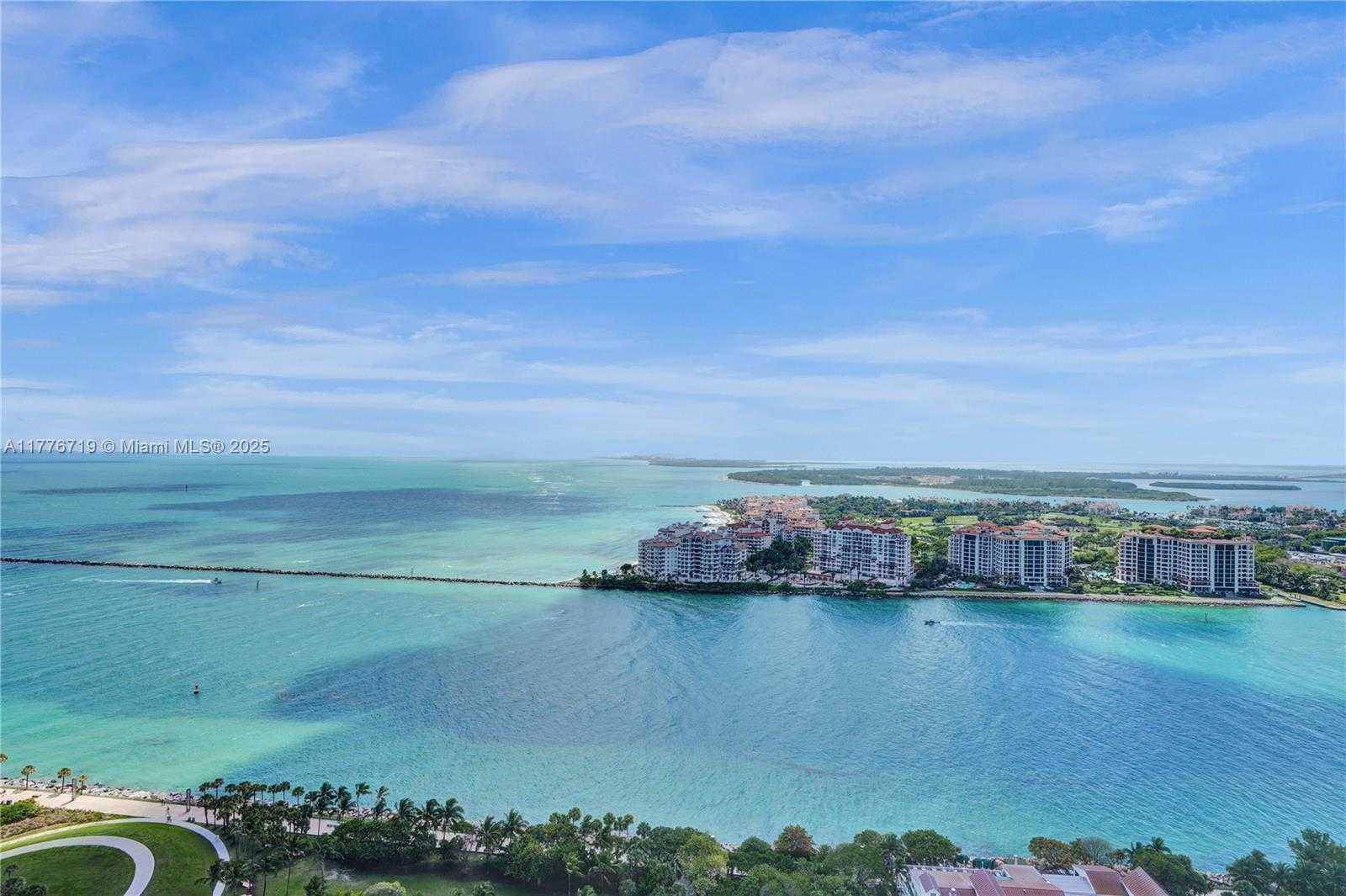 Small Image of 100 SOUTH POINTE DR #3102, Miami Beach Number 8