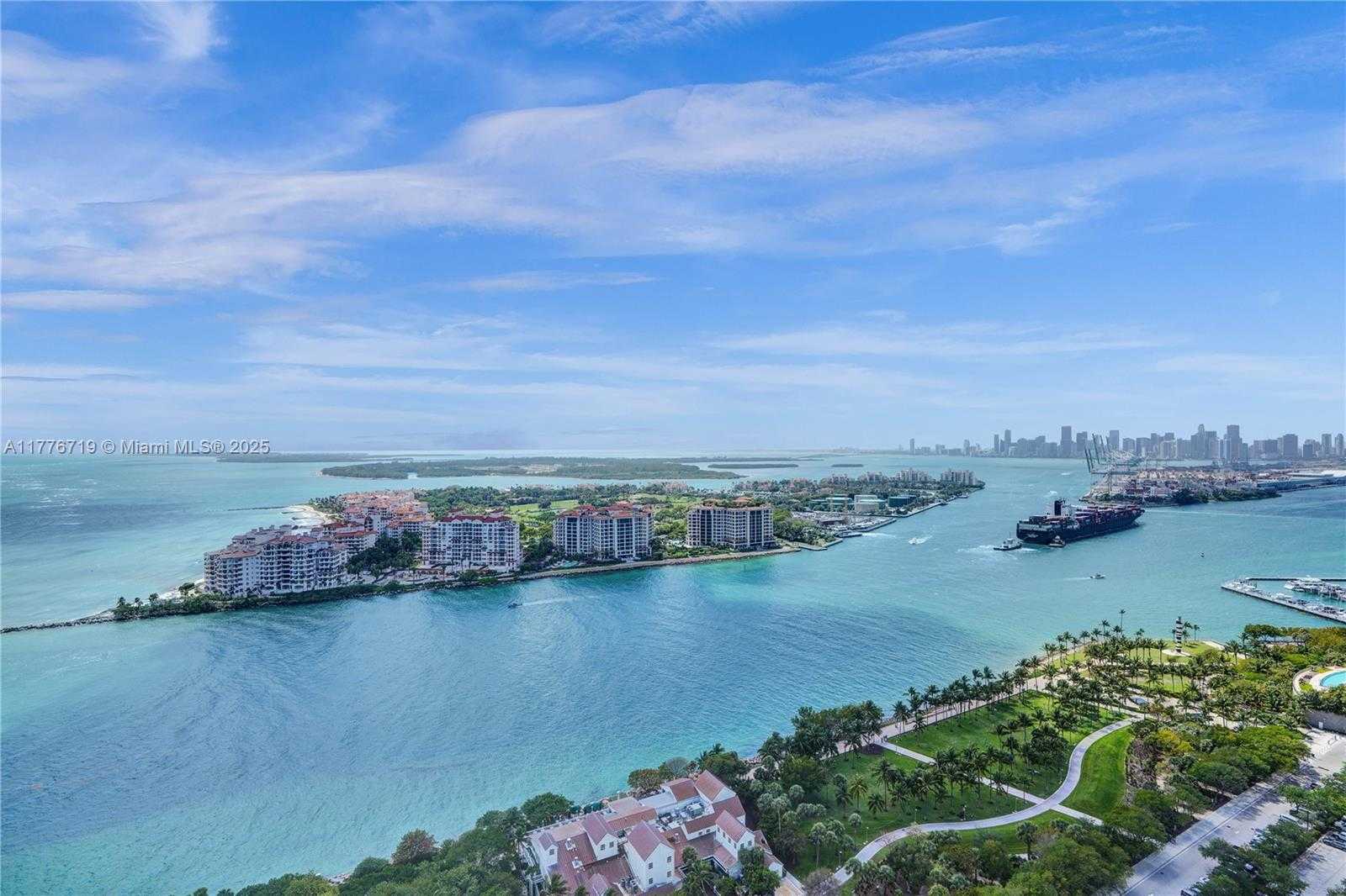 Small Image of 100 SOUTH POINTE DR #3102, Miami Beach Number 9
