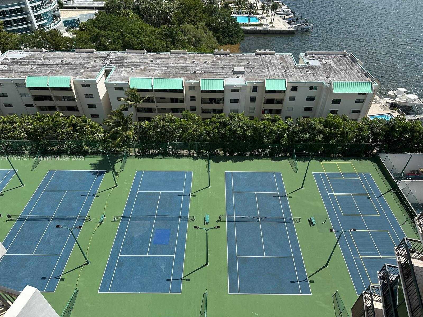 Small Image of 2333 BRICKELL AVE #1607, Miami Number 4