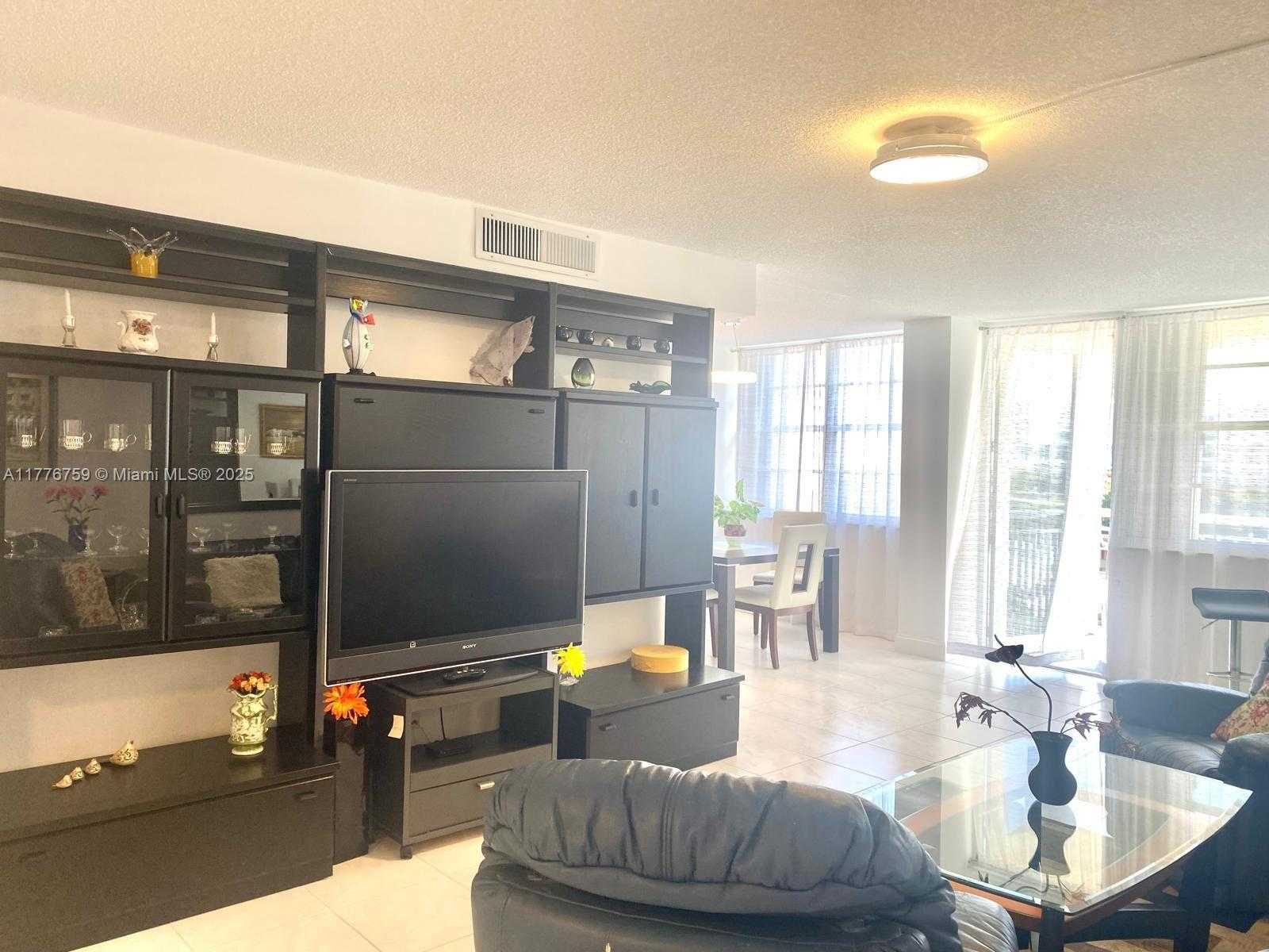 Small Image of 251 174TH ST #515, Sunny Isles Beach Number 3