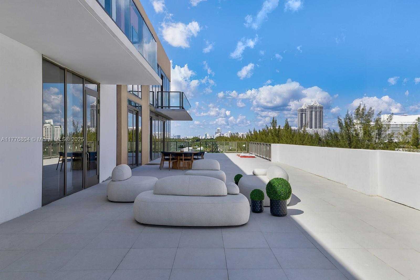 Small Image of 340 WEST 42ND ST #601, Miami Beach Number 14