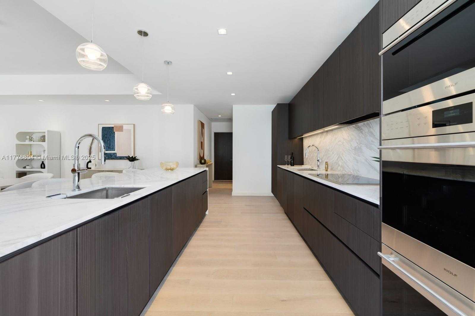 Small Image of 340 WEST 42ND ST #601, Miami Beach Number 3