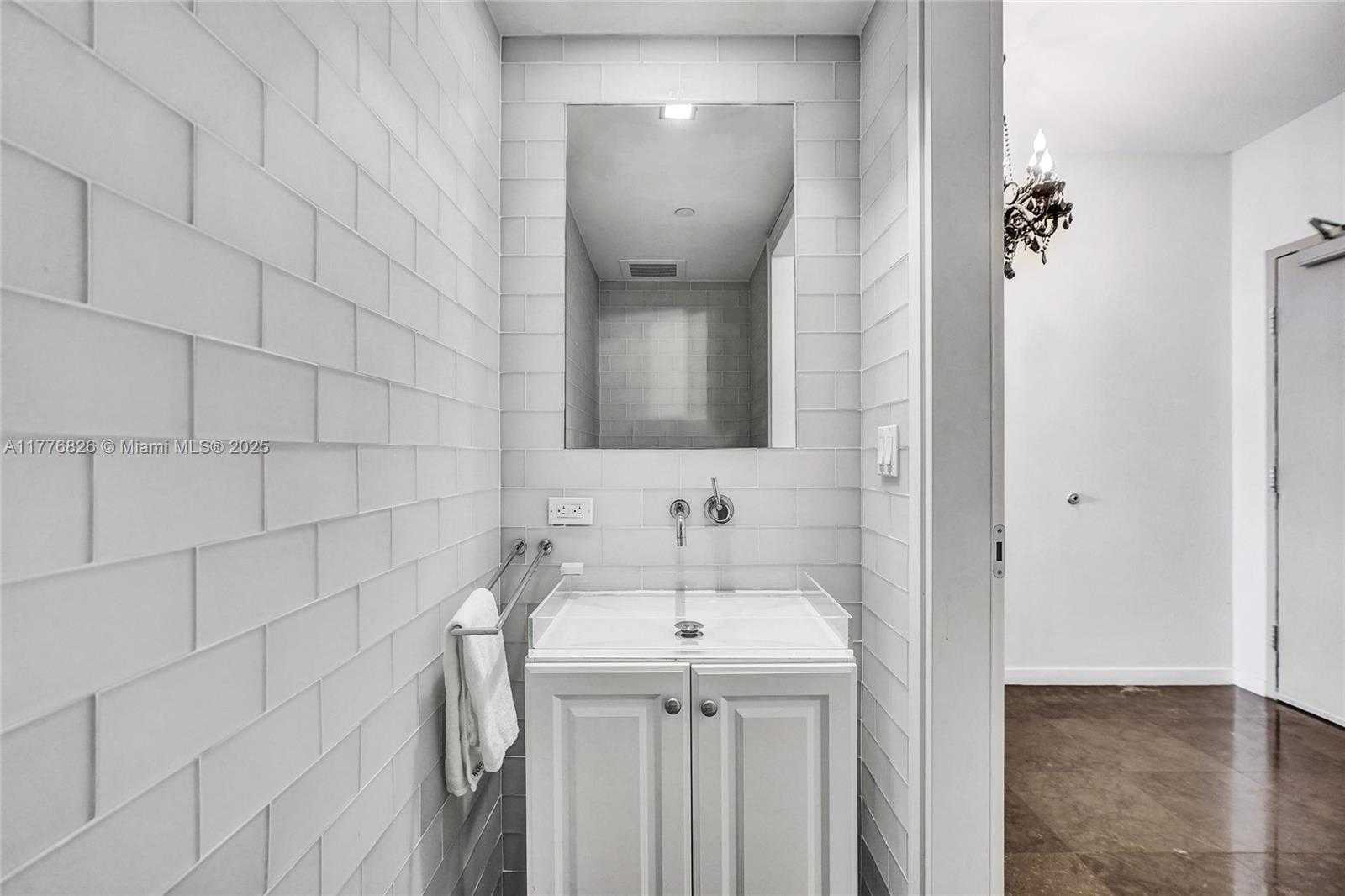 Small Image of 220 21ST ST #405, Miami Beach Number 14