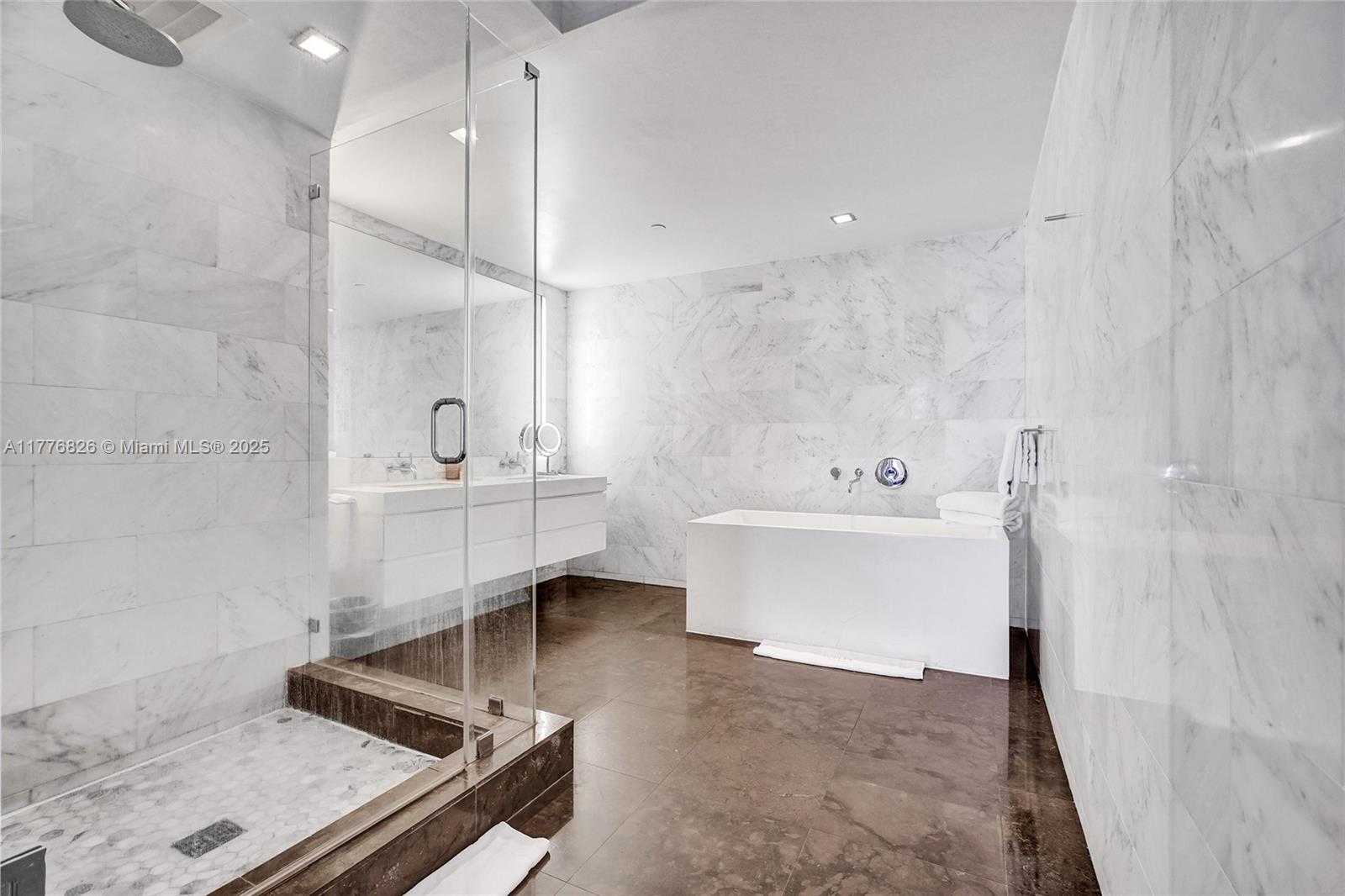 Small Image of 220 21ST ST #405, Miami Beach Number 18