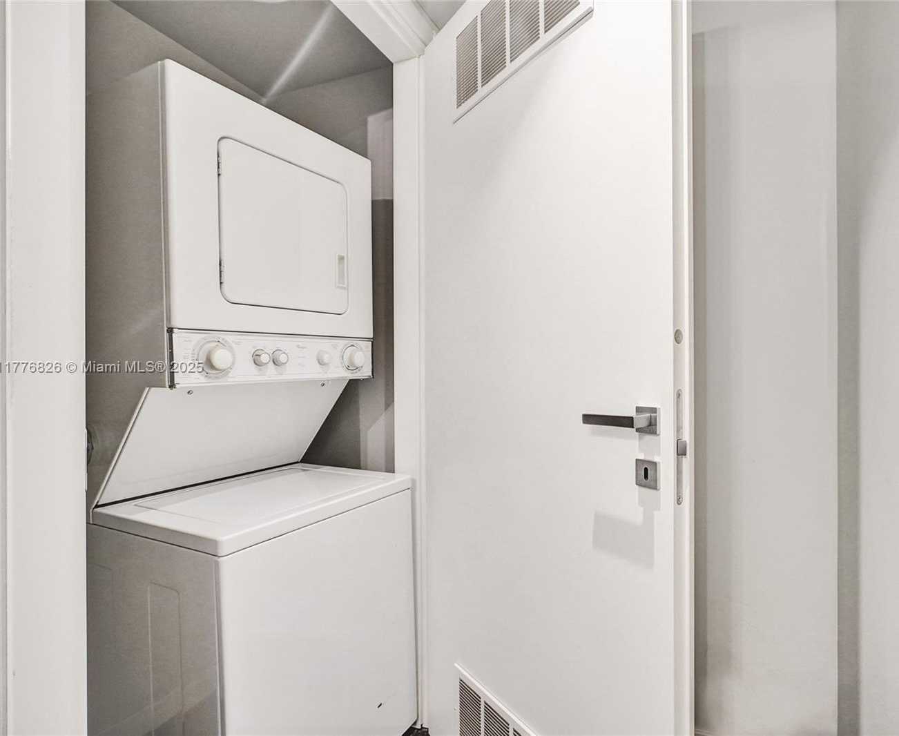 Small Image of 220 21ST ST #405, Miami Beach Number 9