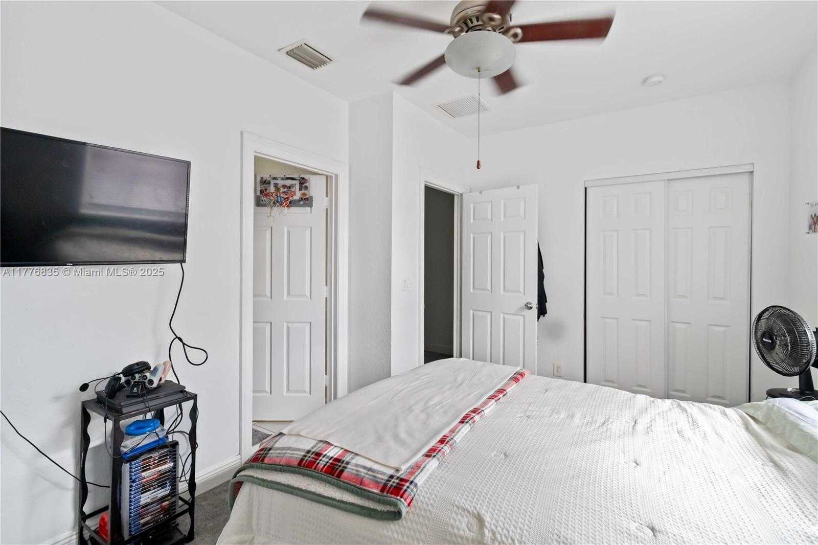 Small Image of 2452 SOUTH WEST 99TH WAY #2452, Miramar Number 17