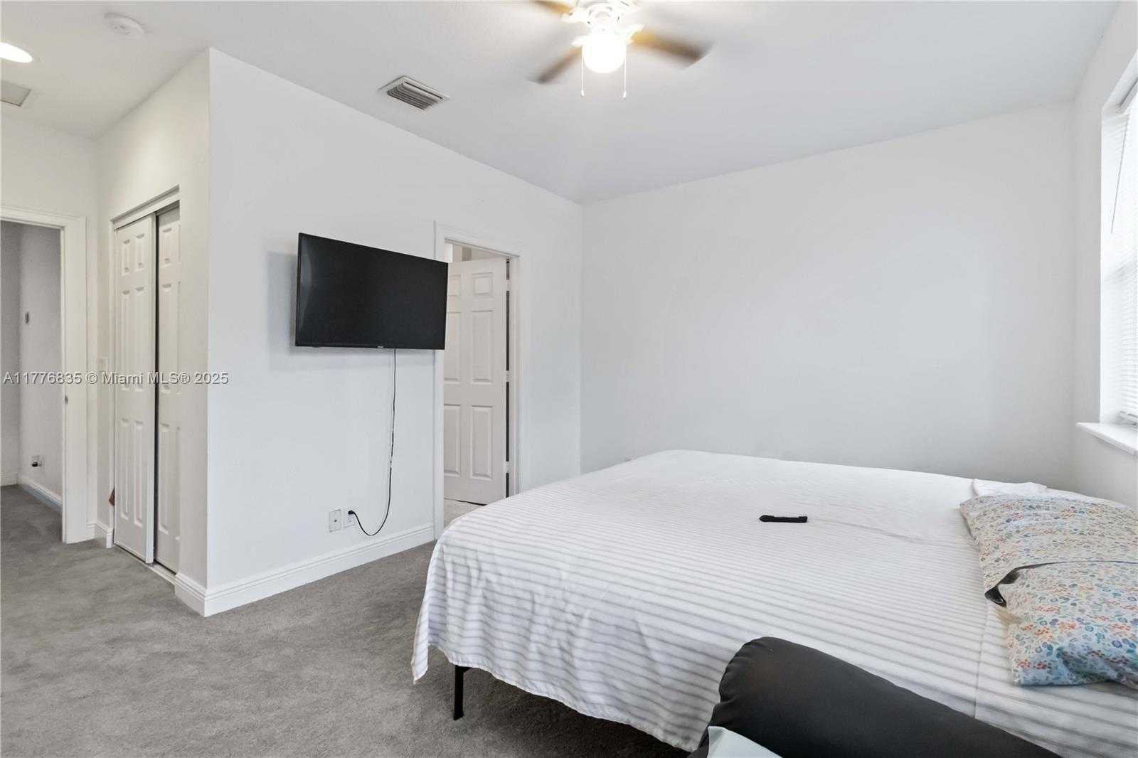 Small Image of 2452 SOUTH WEST 99TH WAY #2452, Miramar Number 21