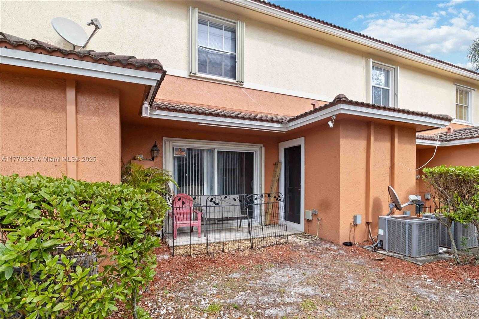 Small Image of 2452 SOUTH WEST 99TH WAY #2452, Miramar Number 29