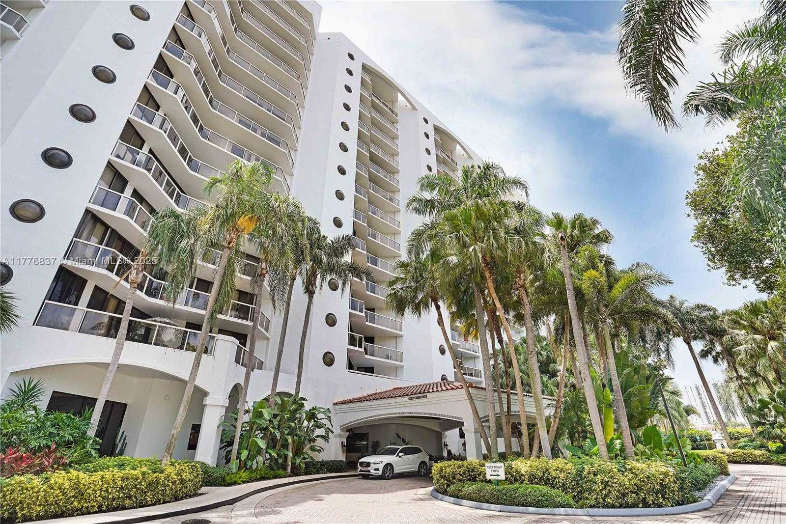Small Image of 3610 YACHT CLUB DR #213, Aventura Number 36