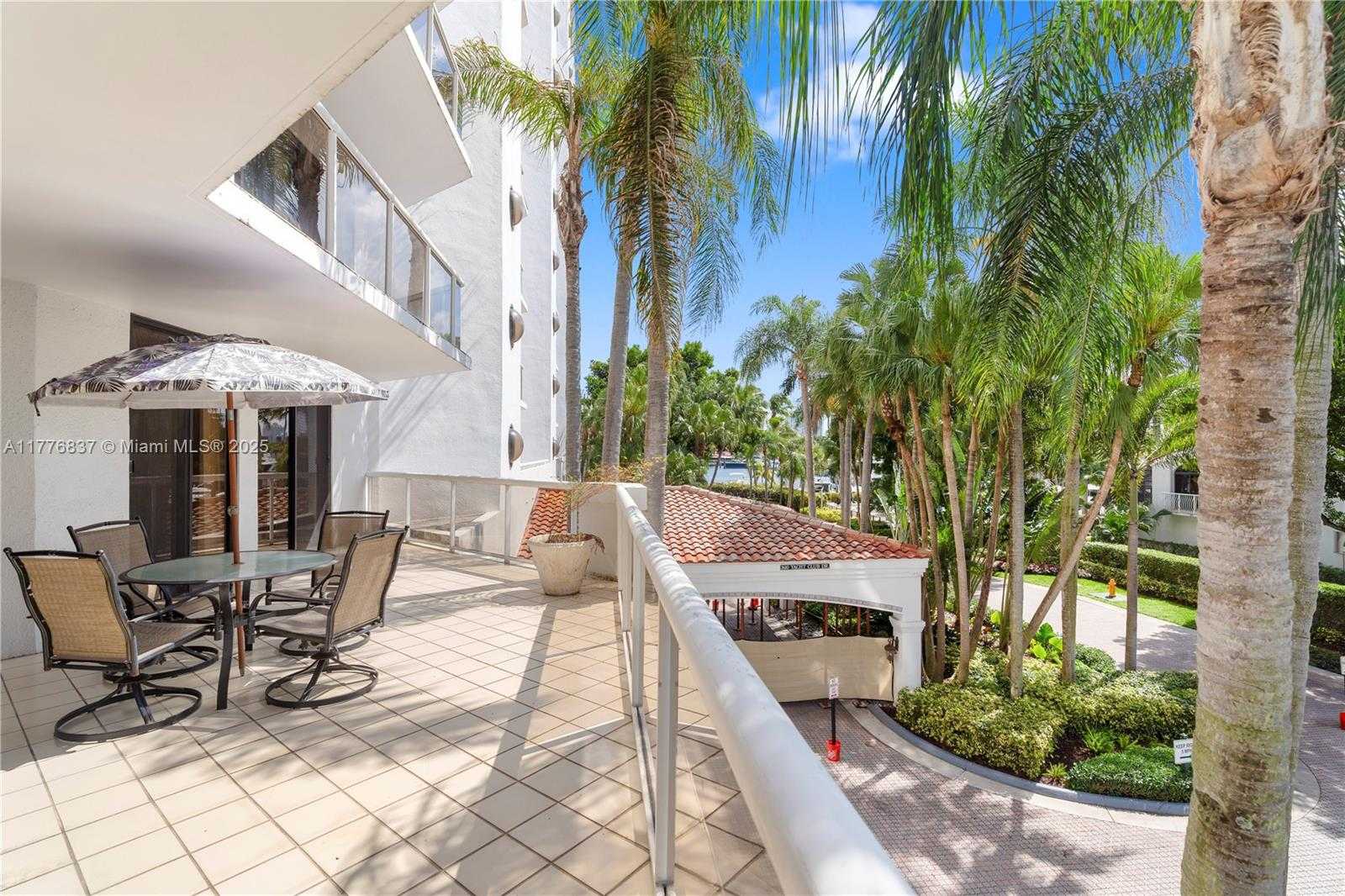 Small Image of 3610 YACHT CLUB DR #213, Aventura Number 4