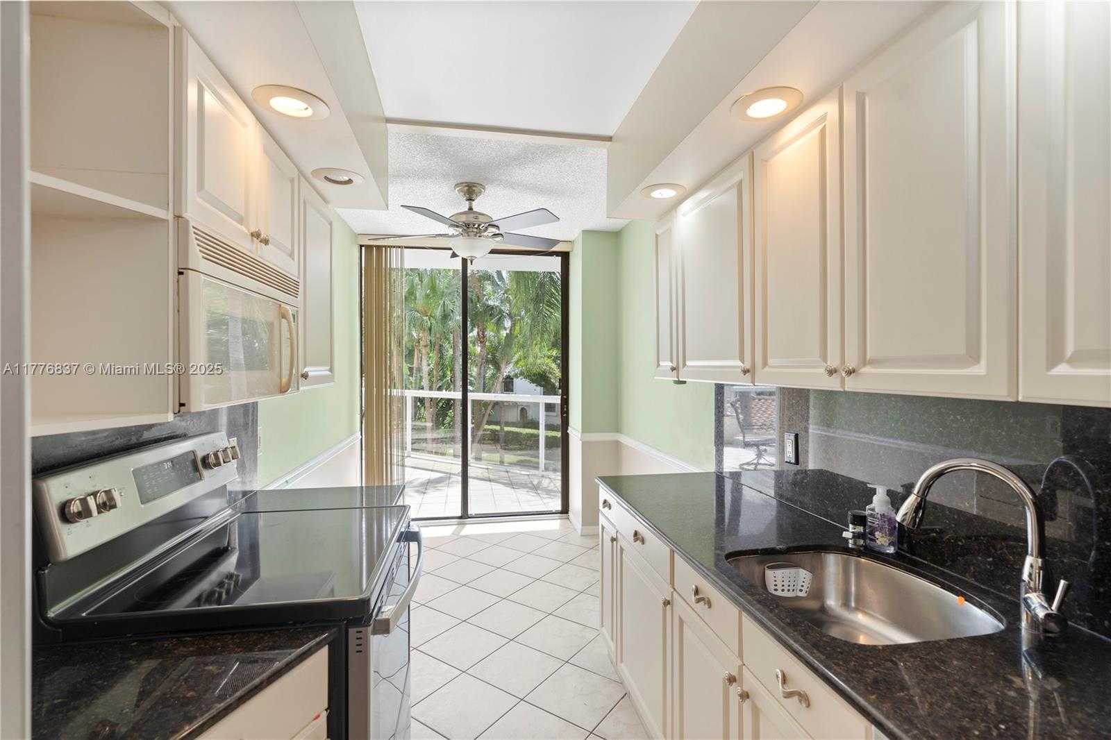Small Image of 3610 YACHT CLUB DR #213, Aventura Number 6