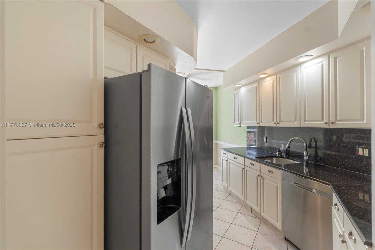 Small Image of 3610 YACHT CLUB DR #213, Aventura Number 8