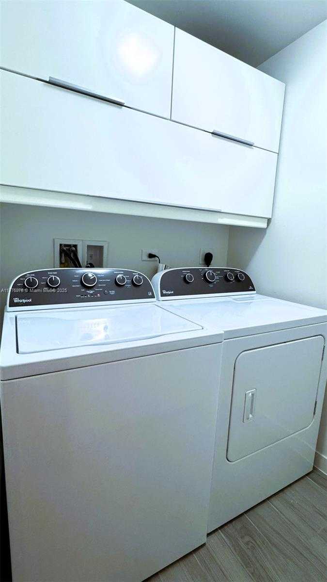 Small Image of 999 SOUTH WEST 1ST AVE #2215, Miami Number 17