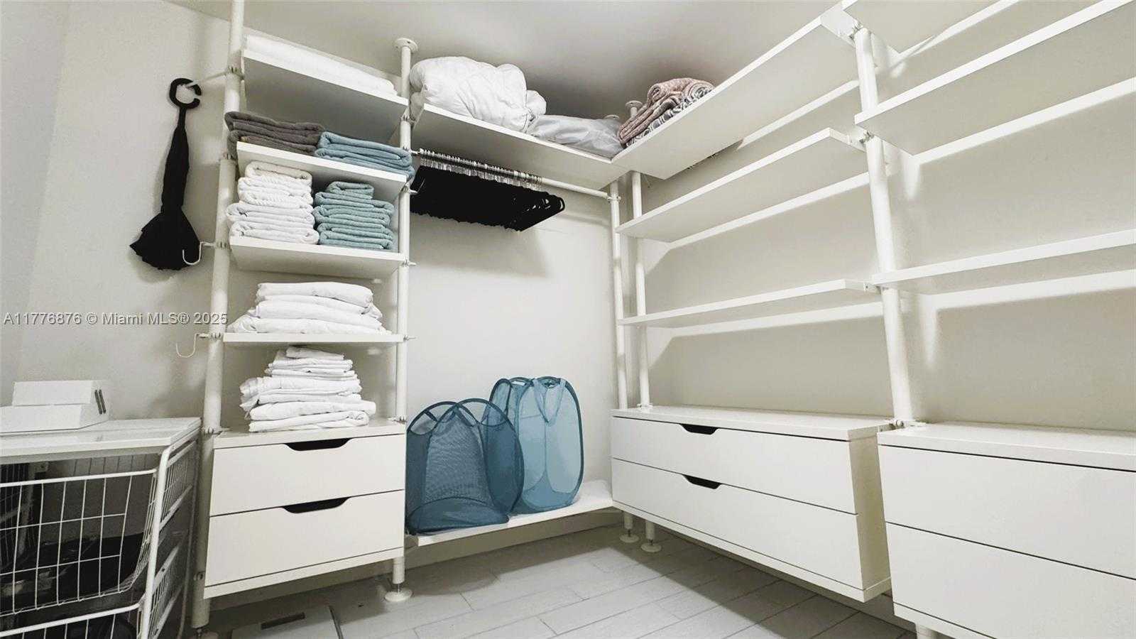 Small Image of 999 SOUTH WEST 1ST AVE #2215, Miami Number 23