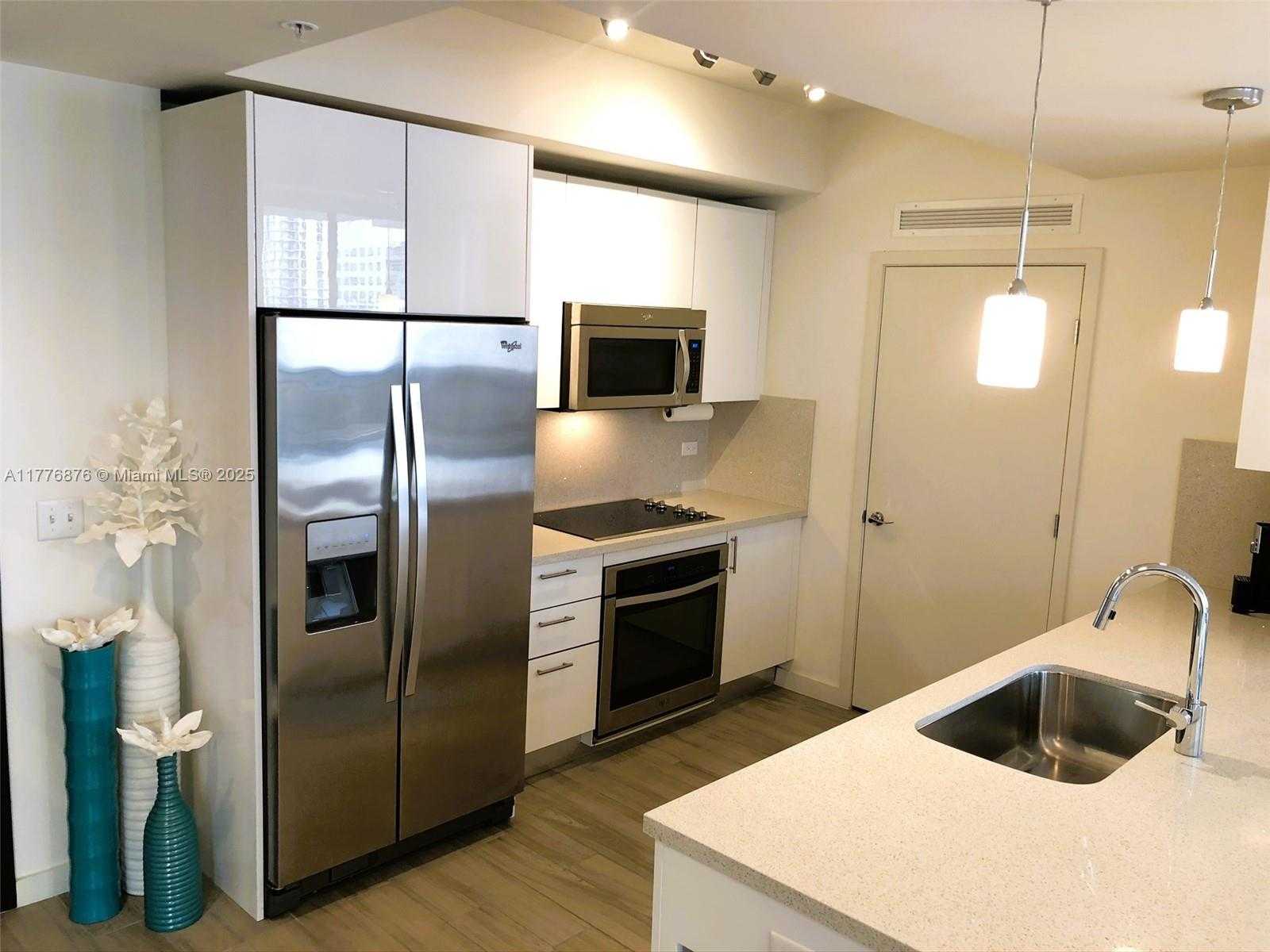 Small Image of 999 SOUTH WEST 1ST AVE #2215, Miami Number 4