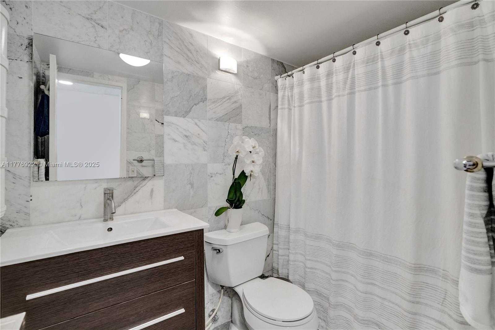 Small Image of 1228 WEST AVE #603, Miami Beach Number 19