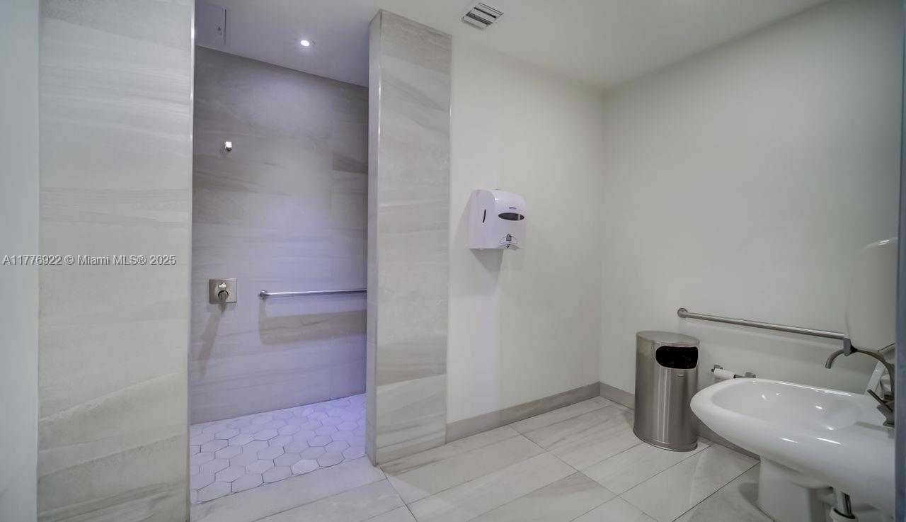 Small Image of 1228 WEST AVE #603, Miami Beach Number 48