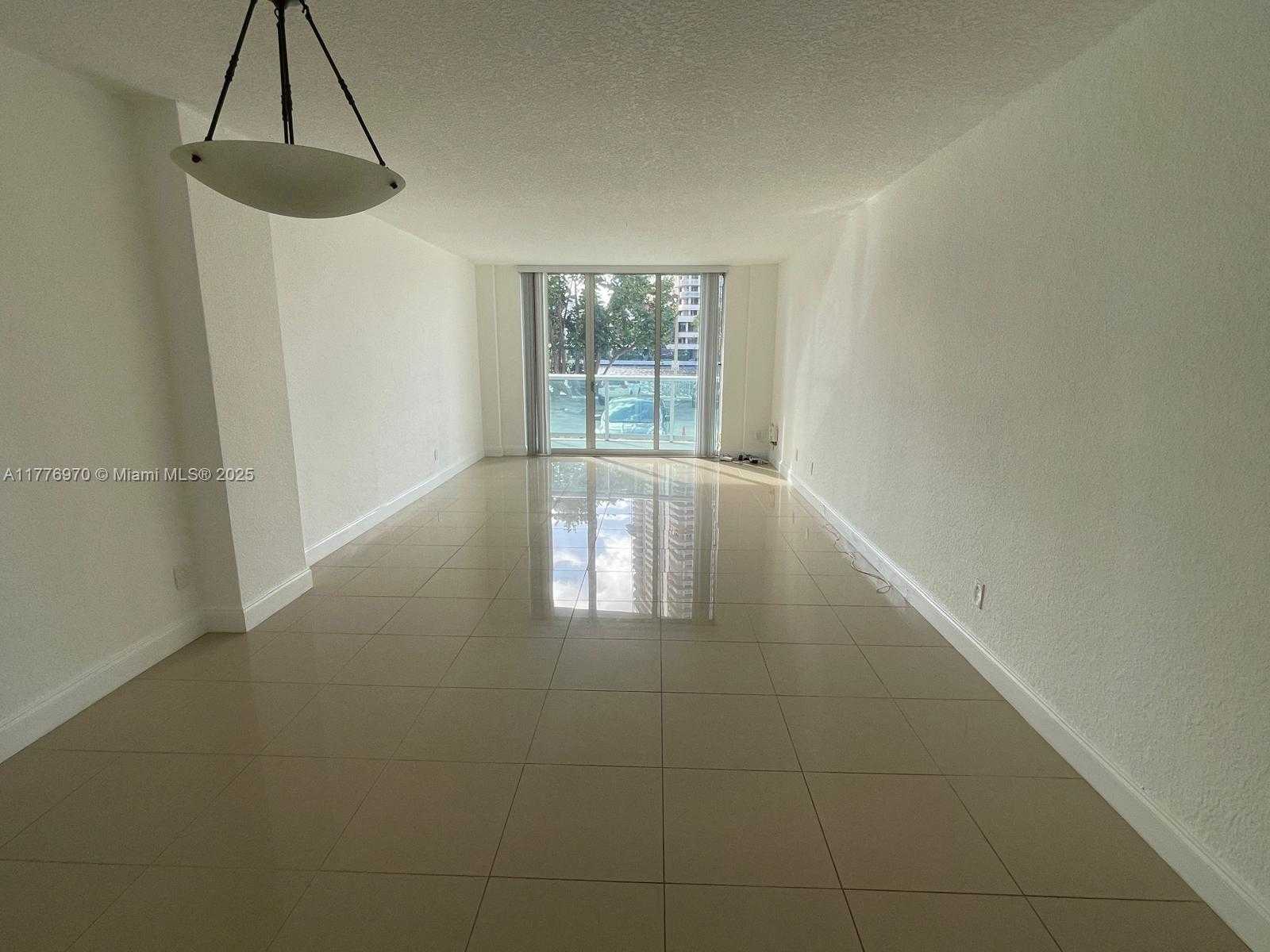 Small Image of 19390 COLLINS AVE #123, Sunny Isles Beach Number 4