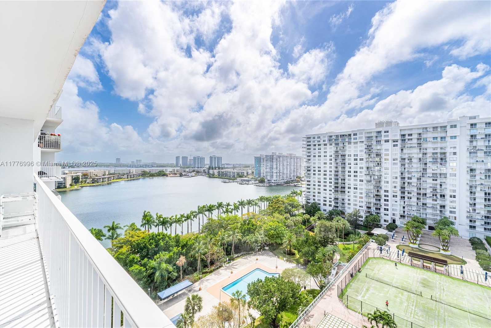 Small Image of 2851 NORTH EAST 183RD ST #1504E, Aventura Number 12