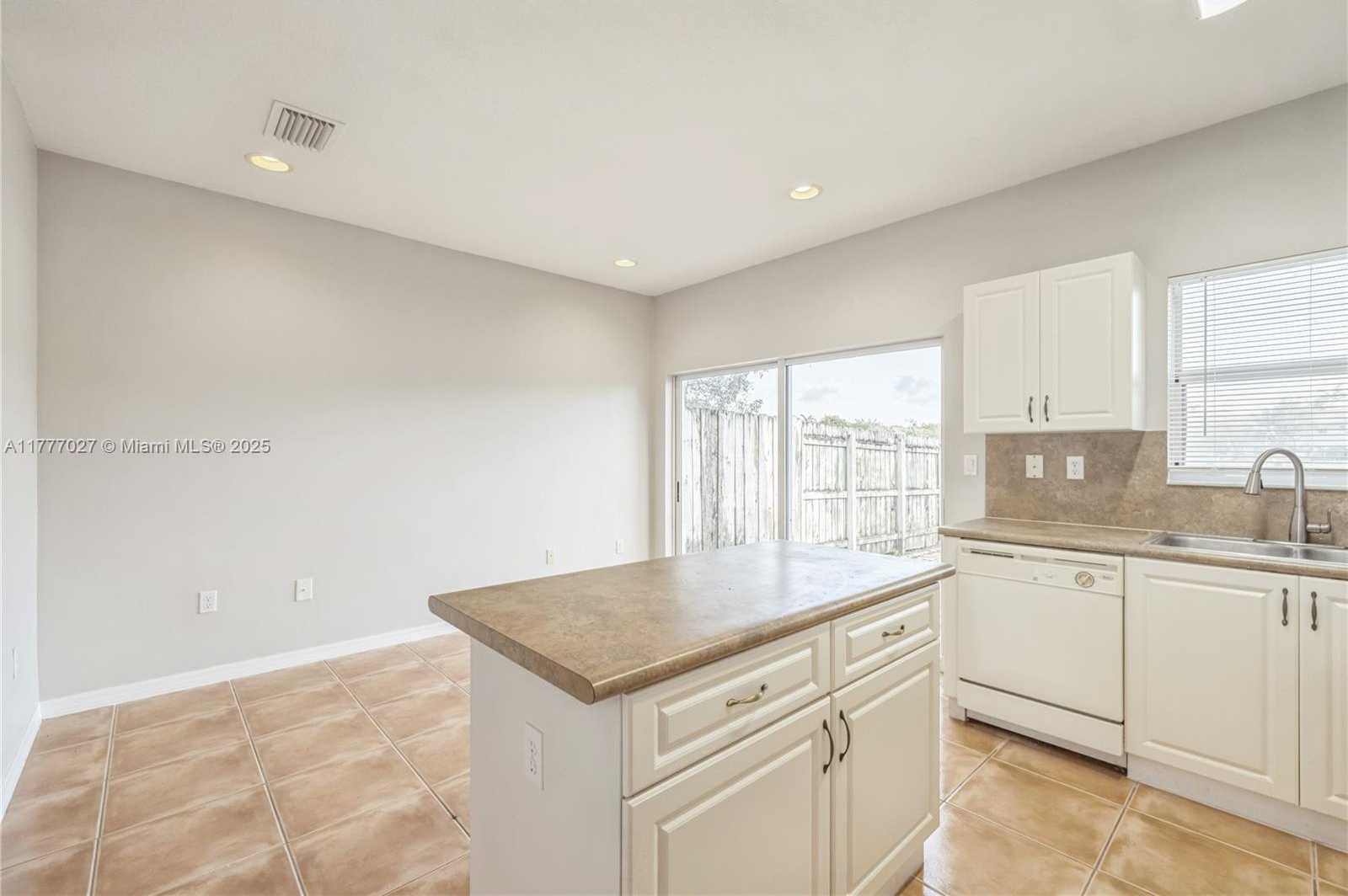 Small Image of 1533 SOUTH EAST 31ST CT, Homestead Number 12