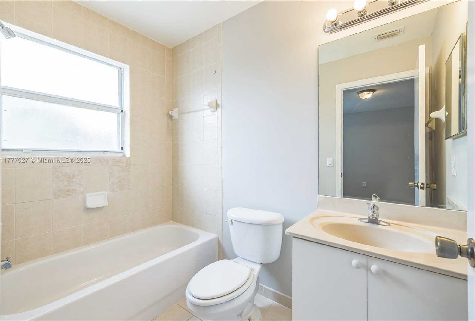 Small Image of 1533 SOUTH EAST 31ST CT, Homestead Number 16