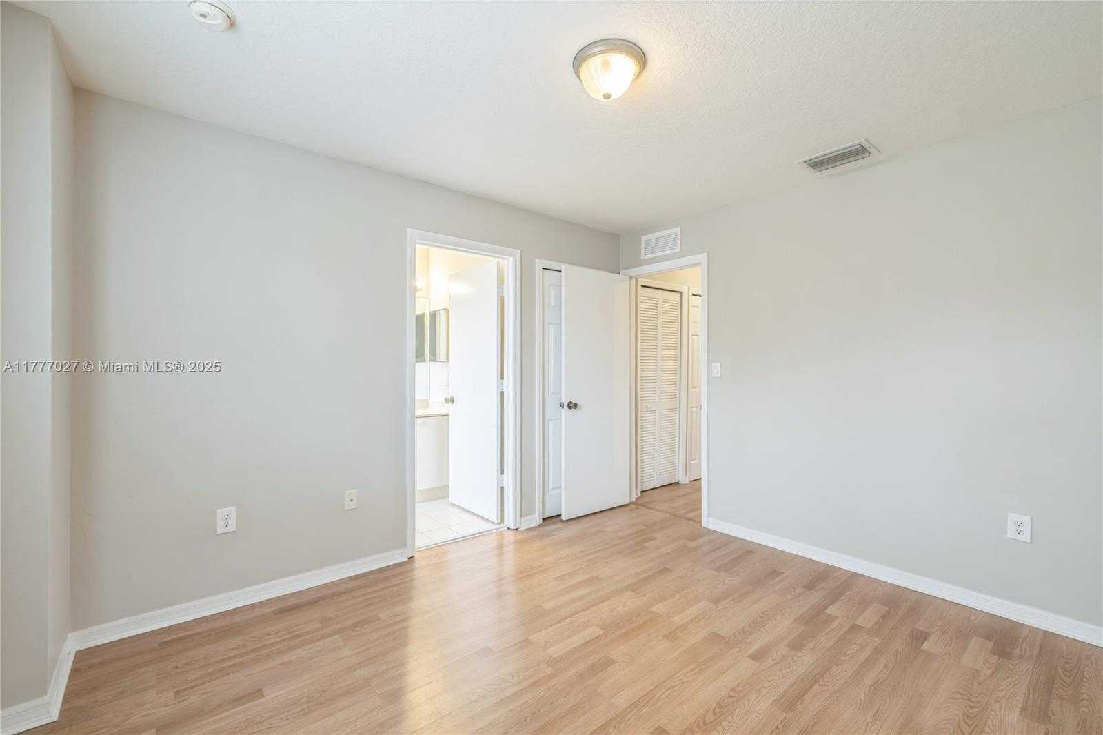 Small Image of 1533 SOUTH EAST 31ST CT, Homestead Number 6