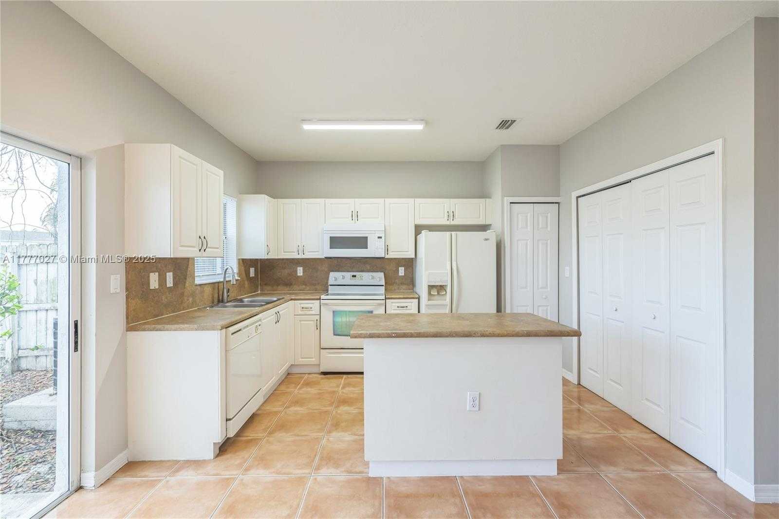 Small Image of 1533 SOUTH EAST 31ST CT, Homestead Number 9