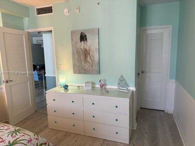 Small Image of 3000 SOUTH OCEAN DR #1106, Hollywood Number 16