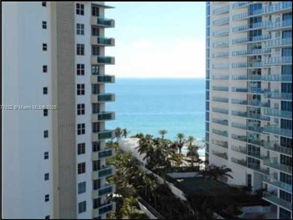 Small Image of 3000 SOUTH OCEAN DR #1106, Hollywood Number 4