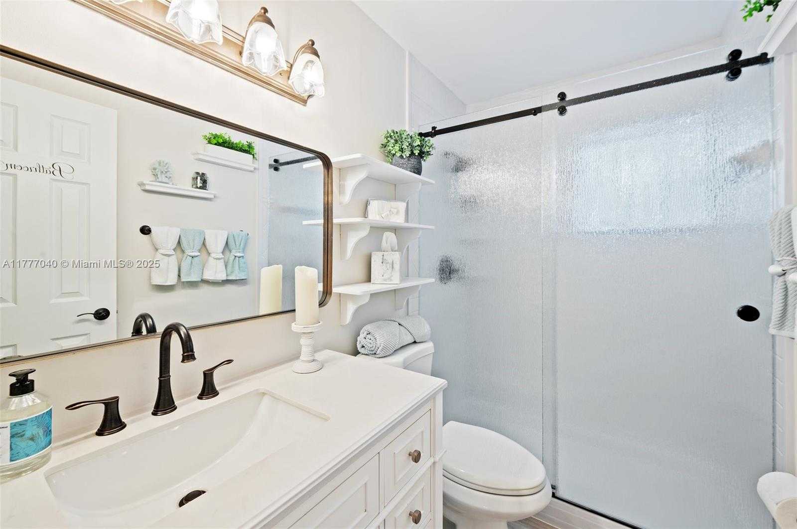 Small Image of 4075 NORTH CARAMBOLA CIR N #0000, Coconut Creek Number 14
