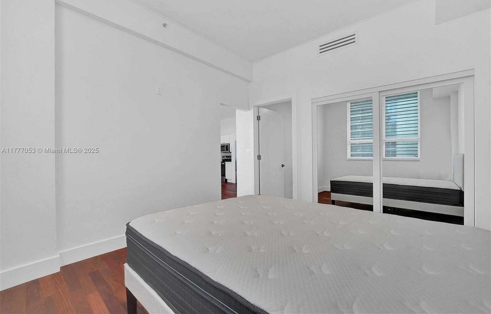 Small Image of 234 NORTH EAST 3RD ST #2202, Miami Number 12
