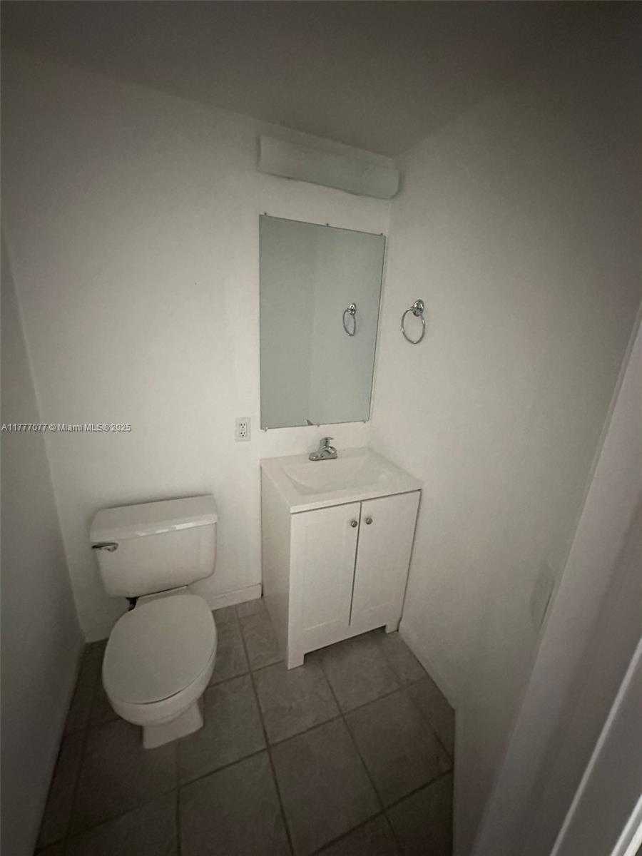 Small Image of 701 BRICKELL KEY BLVD #1808, Miami Number 10