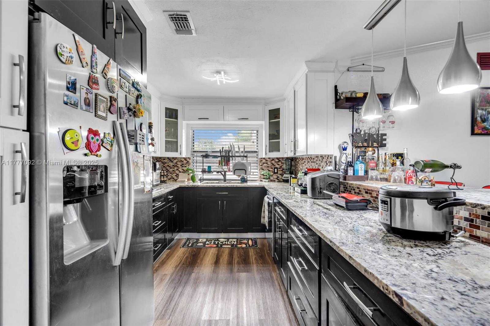 Small Image of 17026 NORTH WEST 66TH CT, Hialeah Number 23