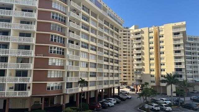 Small Image of 1801 SOUTH OCEAN DR #342, Hallandale Beach Number 2