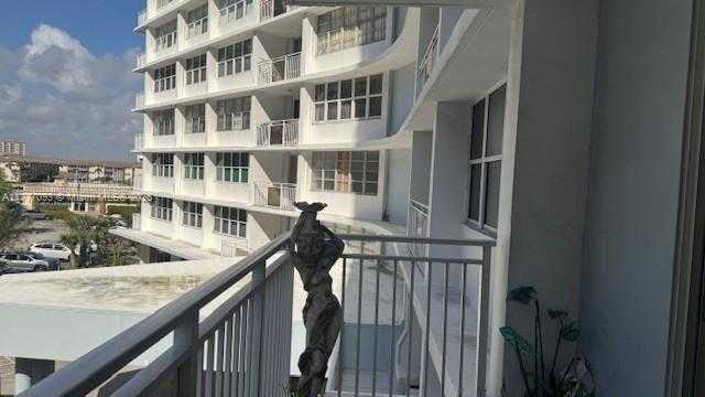 Small Image of 1801 SOUTH OCEAN DR #342, Hallandale Beach Number 7