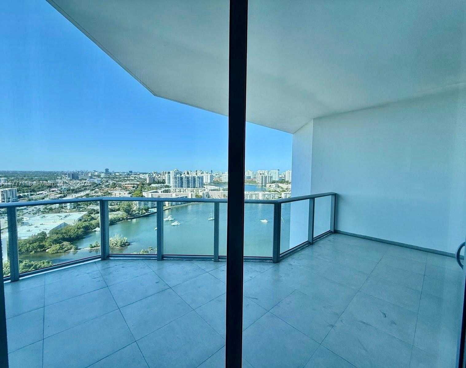 Small Image of 17301 BISCAYNE BLV #LPH 8, North Miami Beach Number 12