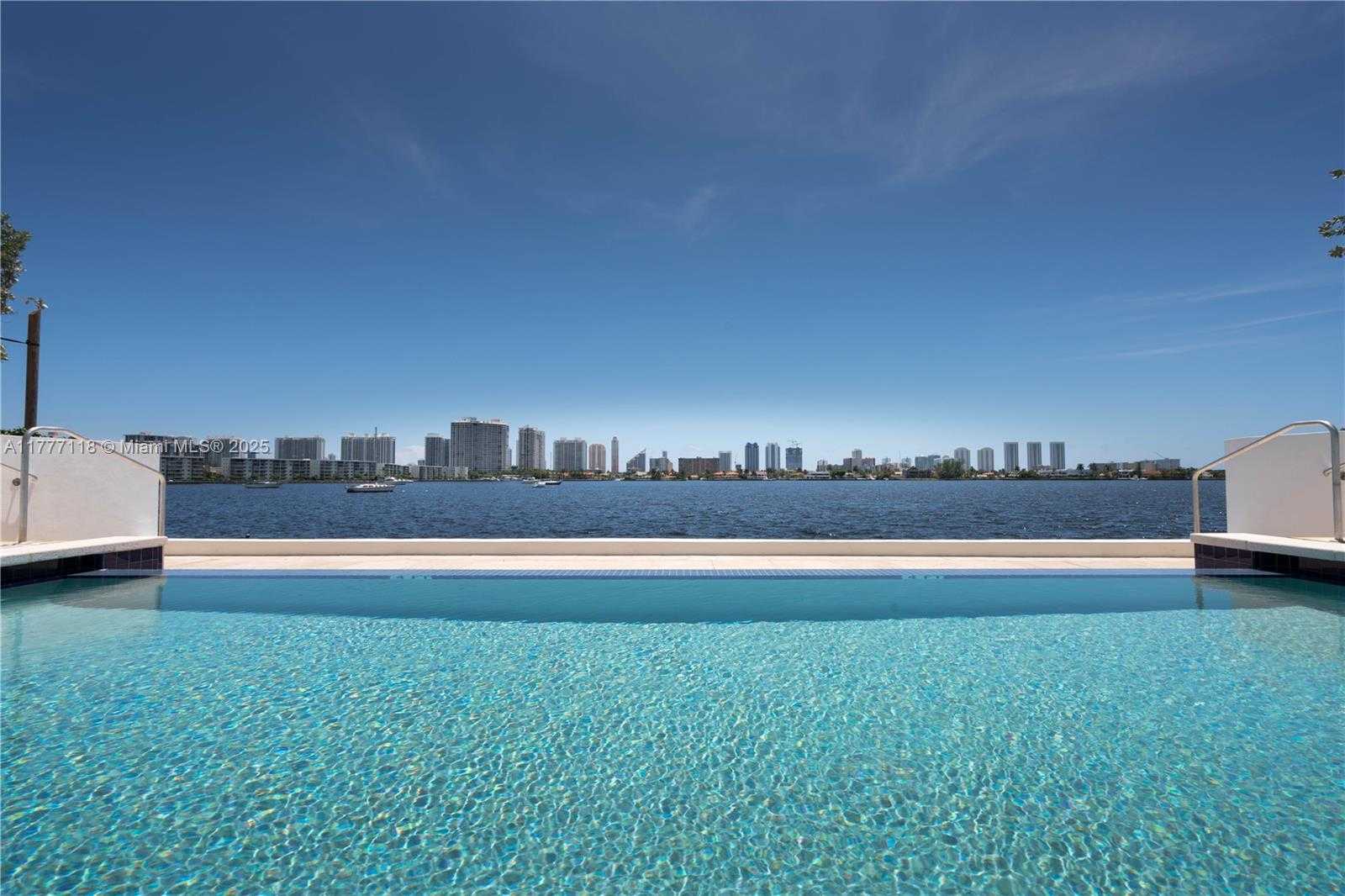 Small Image of 17301 BISCAYNE BLV #LPH 8, North Miami Beach Number 22