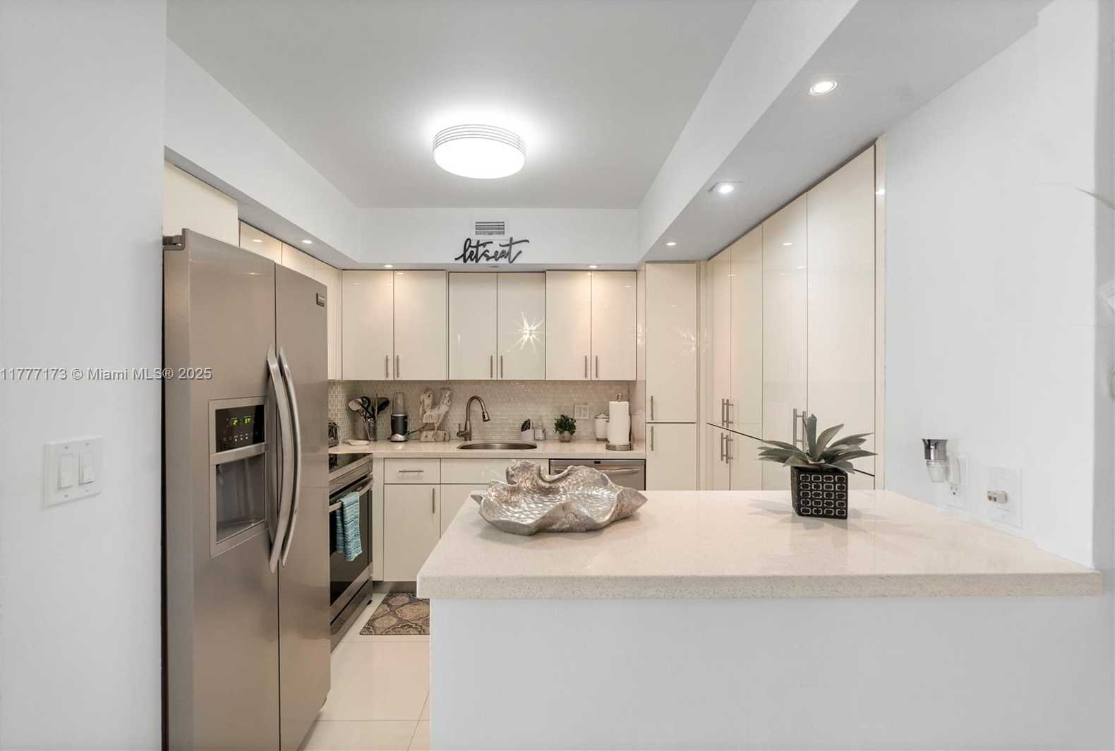Small Image of 1950 SOUTH OCEAN DR #12H, Hallandale Beach Number 13