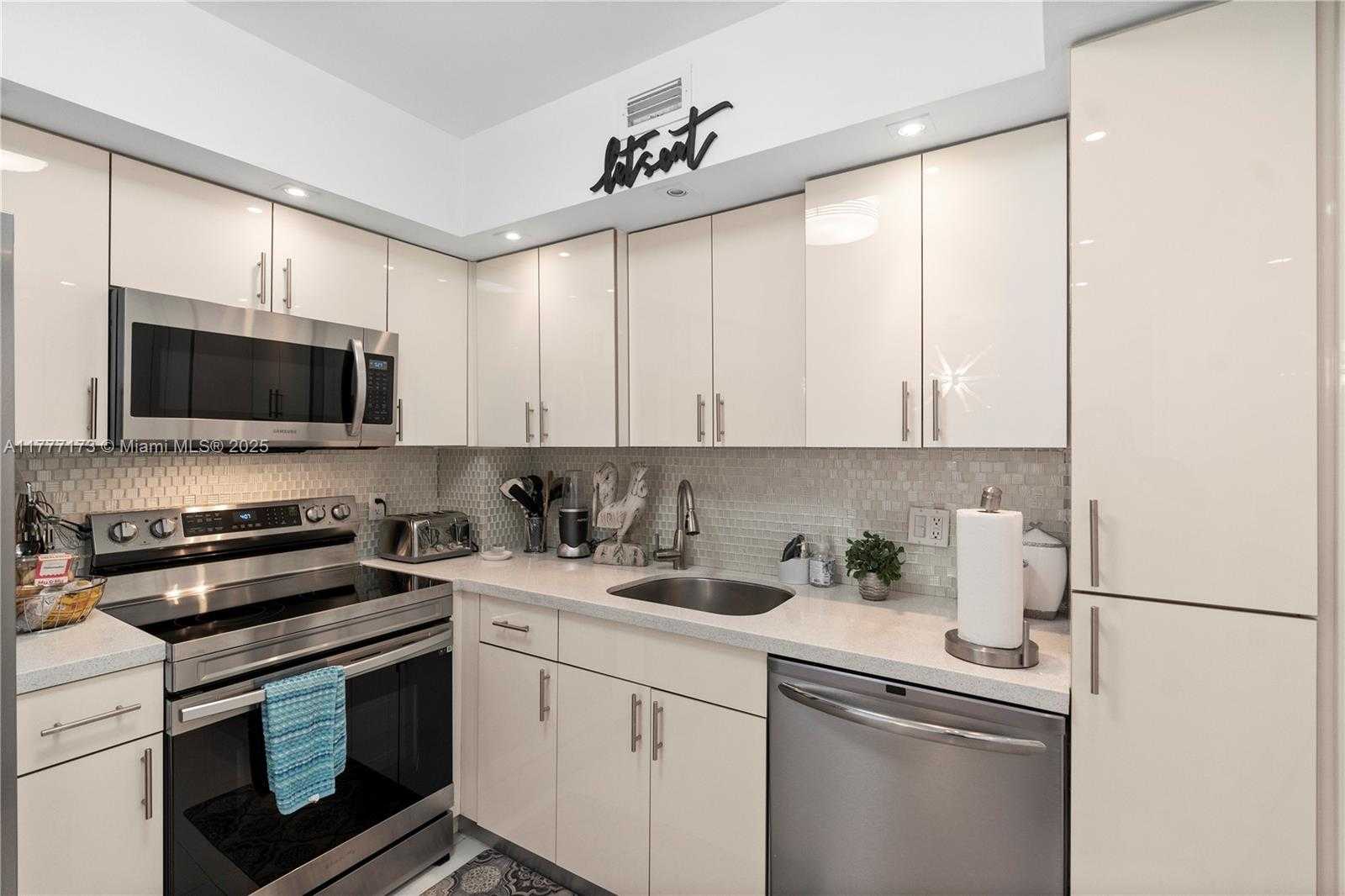 Small Image of 1950 SOUTH OCEAN DR #12H, Hallandale Beach Number 15