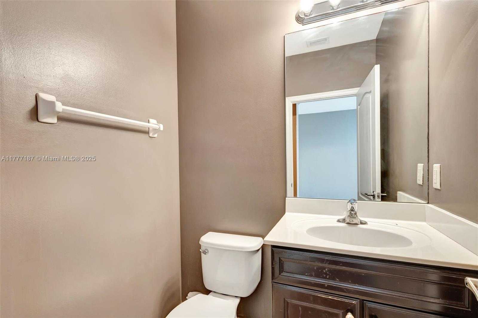 Small Image of 4343 CHALMERS LN, West Palm Beach Number 15