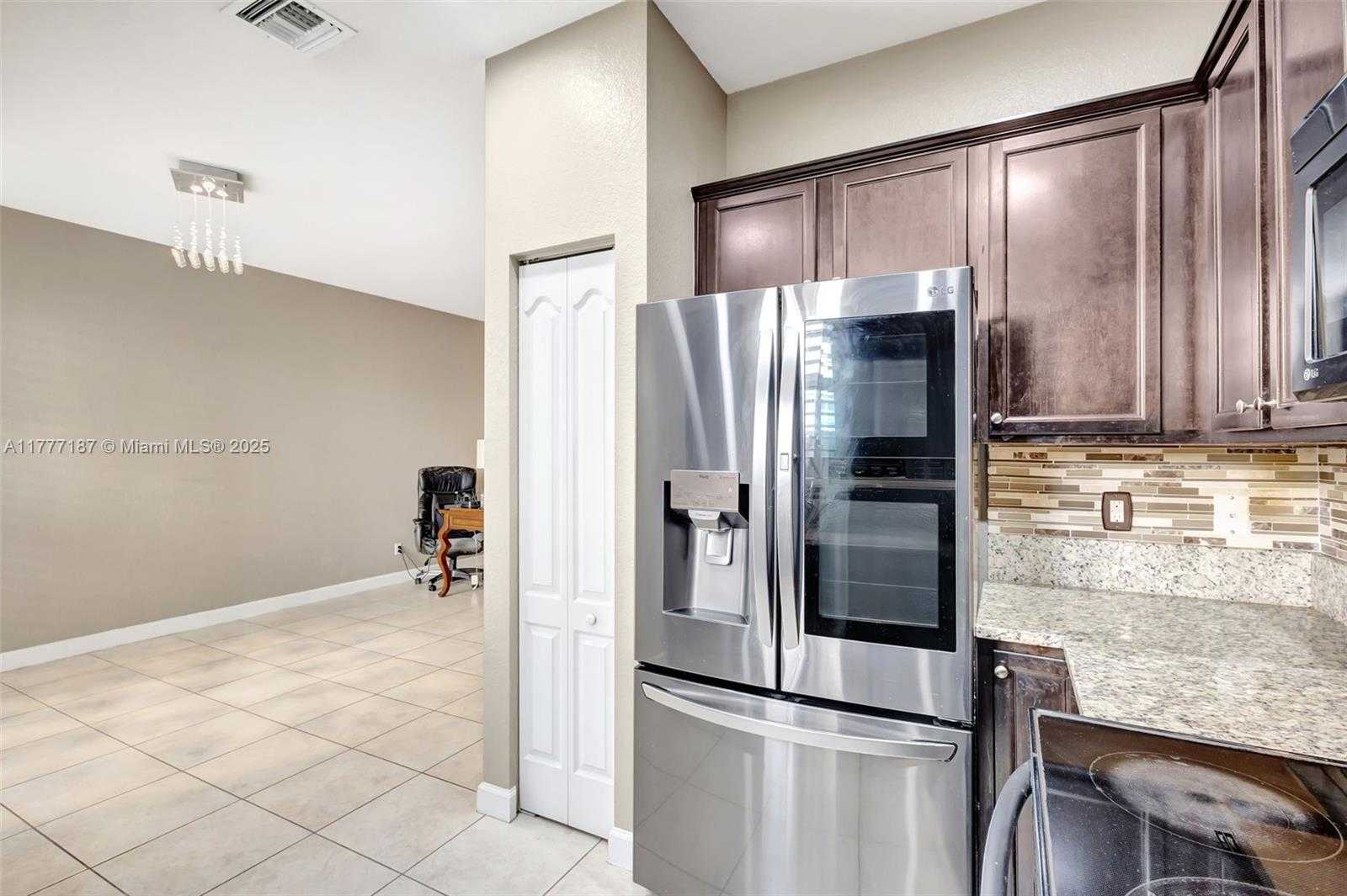 Small Image of 4343 CHALMERS LN, West Palm Beach Number 6