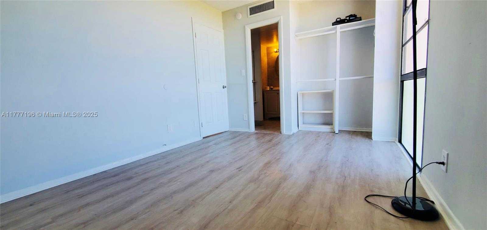 Small Image of 3301 NORTH COUNTRY CLUB DR #612, Aventura Number 10